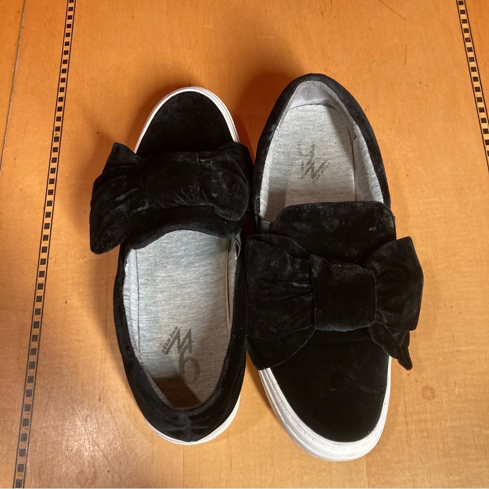 Nine West Nwonosha Velvet Bow Shoes 7 1/2